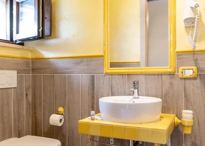 多莫斯安杰利旅馆 招待所 4*