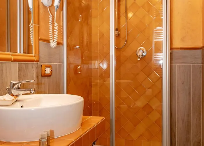 多莫斯安杰利旅馆 招待所 4*